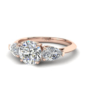 Bague solitaire 1.40 carat or rose diamant synthétique rond et diamants synthétiques poires Rosa
